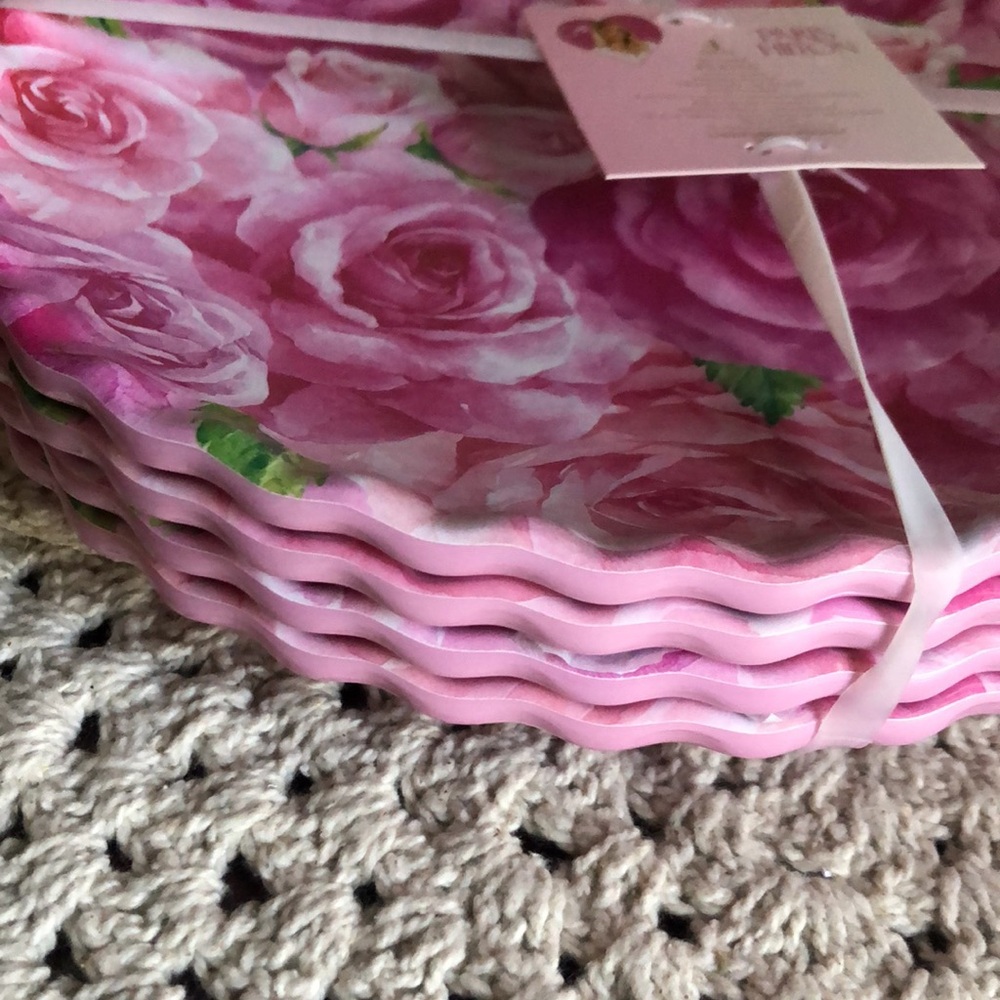 Paris Hilton Pink Floral Rose Melamine Plates - Picture 5 of 7